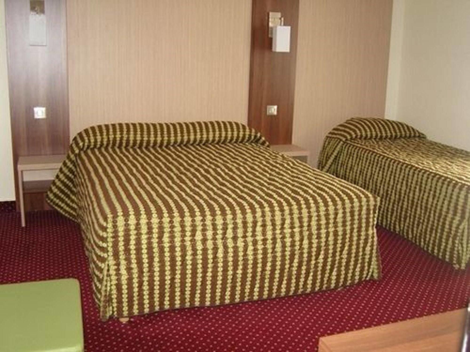 فندق تيرمينوس مومبارناس باريس المظهر الخارجي الصورة